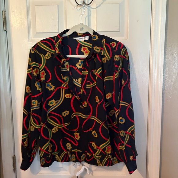 Stylish Women's Black and Red‎ Blouse - Picture 1 of 2